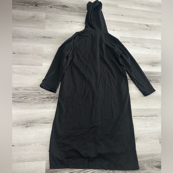 Women’s Zipper Robe - Picture 2 of 4